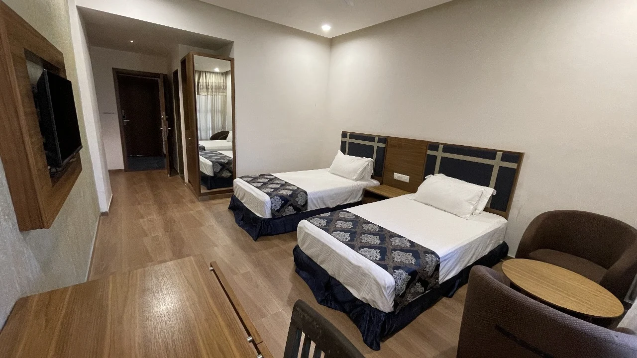 Executive Twin Bedroom